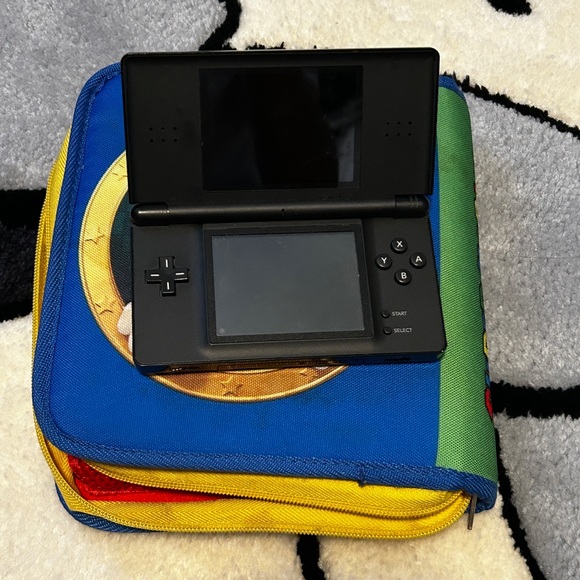 Nintendo DS W/Games & Case!!